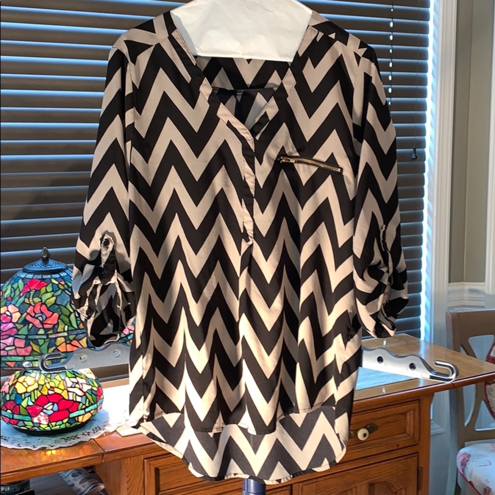 Tacera 3/4 sleeve blouse Size Medium EUC